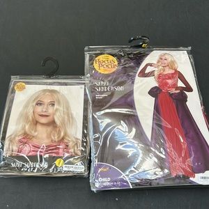 Sarah Sanderson Costume - Wig and dress. Work. Nice, excellent condition